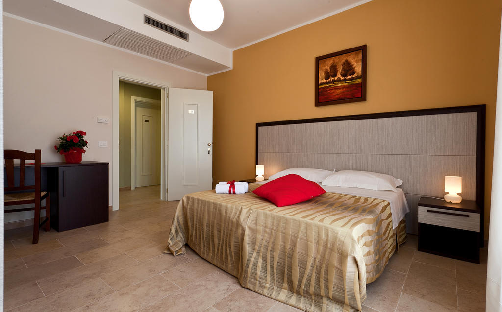 Hotel La Campana Казарано Номер фото